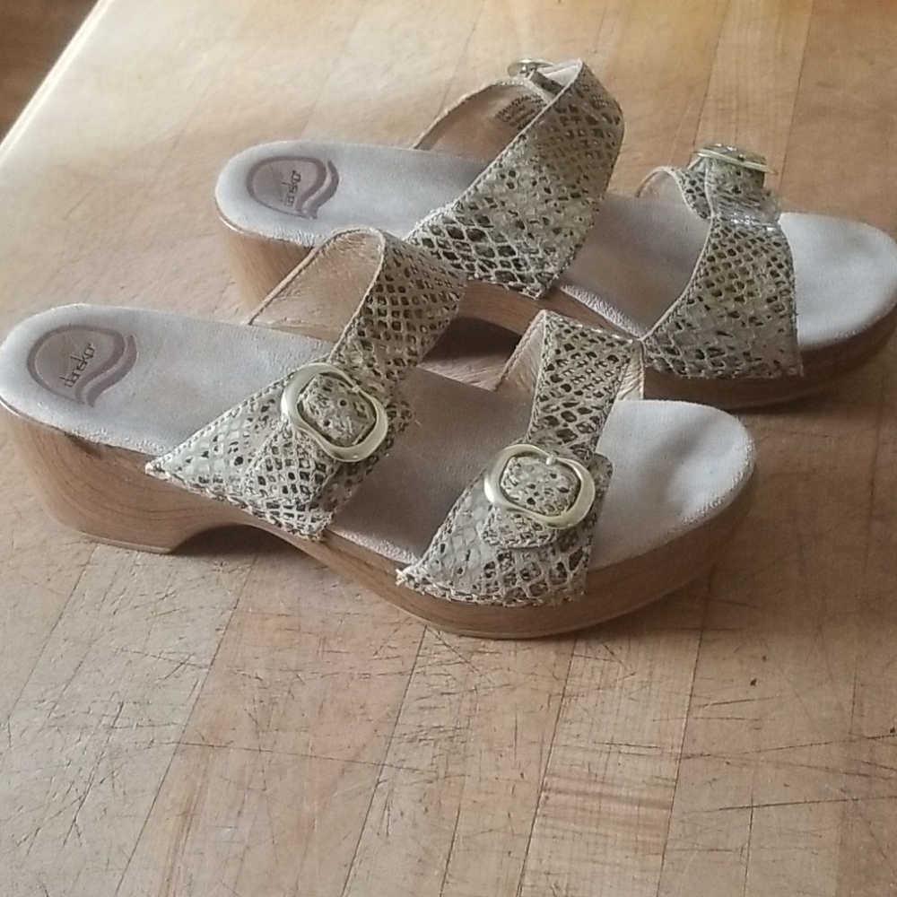 EUC snakeskin colored dansko sandals